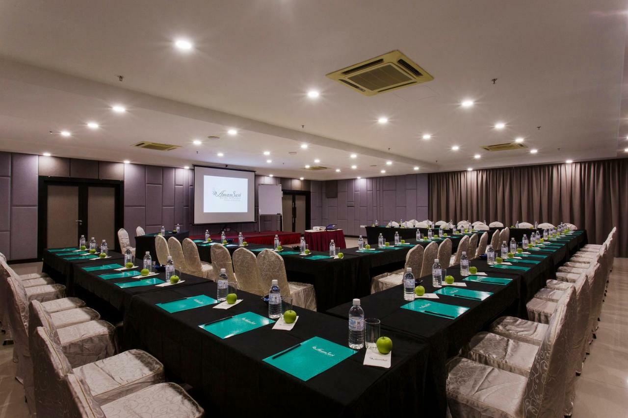 Amansari Hotel Nusajaya Exterior foto